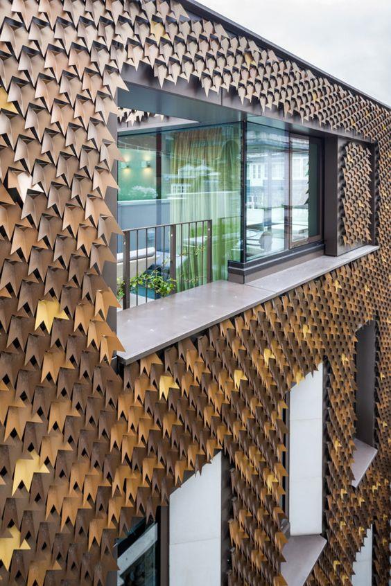 #(冲孔板)#(穿孔板)#(建筑材料)#(建筑材料展示)#(建筑金属)#(金属外立面)#(金属外立面的设计)#(金属外墙)#(金属网格)#(铝板)#(铝单板幕墙)#(穿孔铝板)#(铝幕墙)#(室外墙)