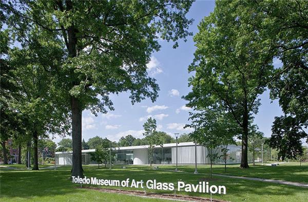 Glass Pavilion at the Toledo Museum of Art / SANAA#(NewMuseum)#(SANAA)#(SejimaAndNishizawaAndAssociates)#(巴黎)#(初识岛岛和世的墨田北斋博物馆)#(大学)#(建筑设计)#(建筑师)#(妹岛和世)#(日本建筑设计)#(学院)#(bezalel学院)#(GlassPavilionattheToledoMuseumofArt)#(LouvreLens)#(巴黎百个社会住房计划)#(白色)#(博科尼大学校园)#(建筑)#(米兰)#(日本)#(设计)#(西泽立卫)