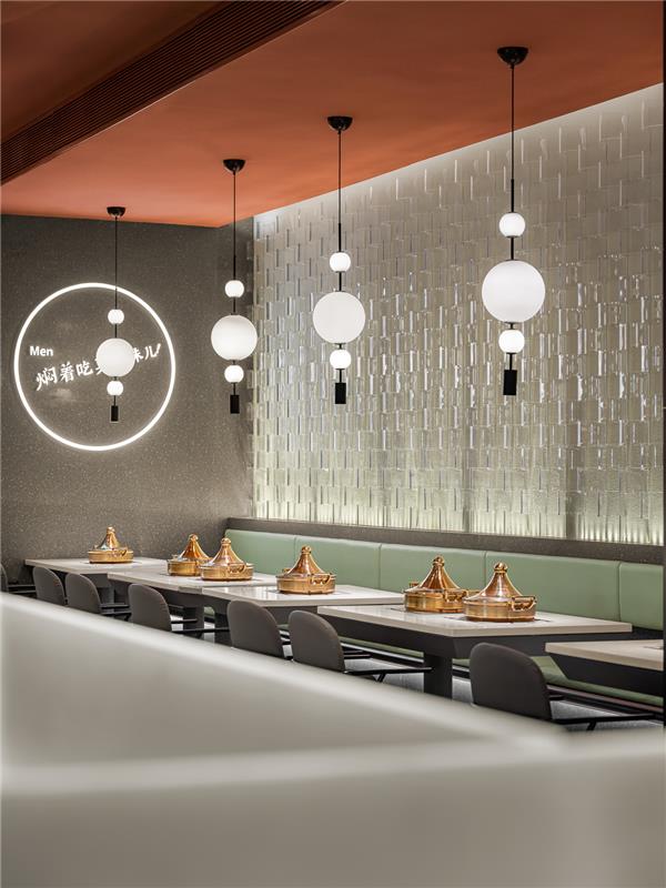20年老牌火锅店，开设年轻支线专门店？#餐厅空间设计 #美食 #创意空间 