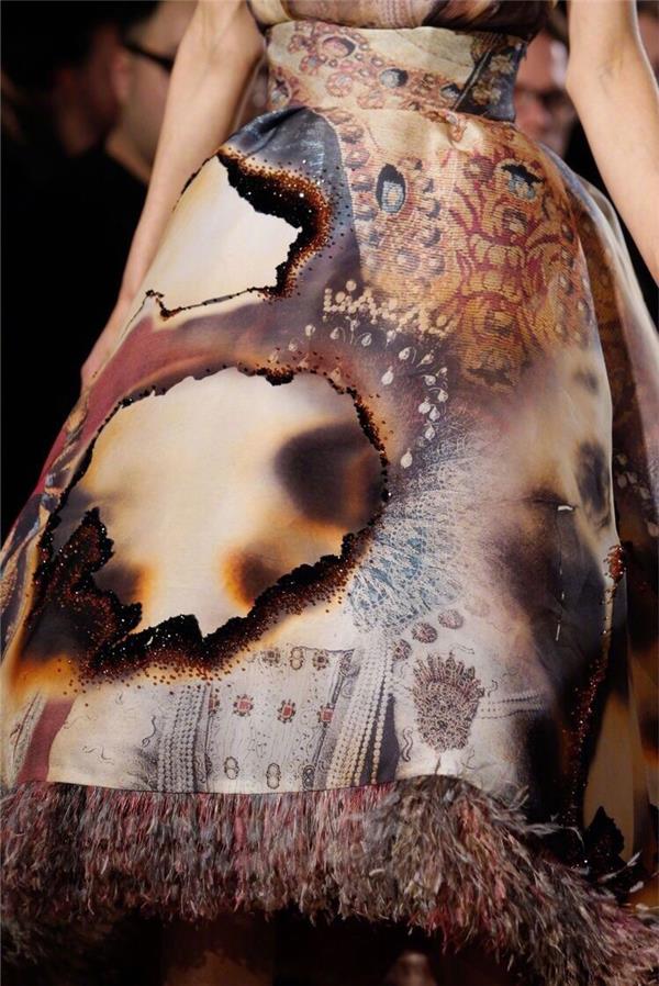 Giles Deacon FW 2012#时装秀 #秀场 #时尚潮流 