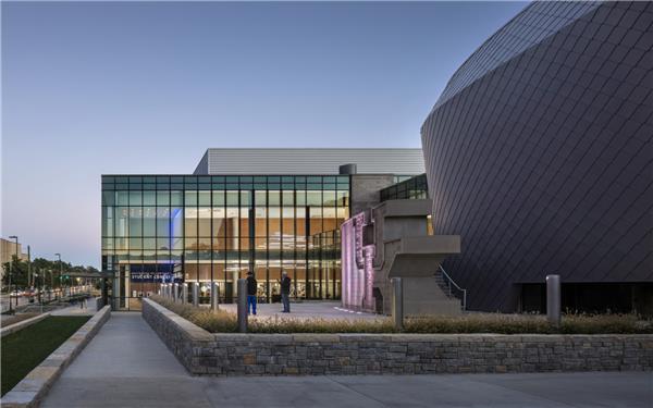 肯塔基大学–加顿学生中心#(Snohetta)#(大学生活动中心)#(大学生活动中心建筑)#(高校教学楼)#(活动中心案例)#(建筑)#(教学楼案例)#(教学楼设计)#(室内活动中心)#(文化建筑)#(校园)#(校园建筑)#(学习)#(学校建筑设计)#(研究)#(创新)#(大学)#(大学活动中心)#(大学生)#(大学生文化中心)#(公共建筑)#(公共建筑设计)#(公共空间)#(活动中心图片)#(建筑设计)#(教室)#(教学楼)#(教学楼设计案例)#(教育)#(教育建筑)#(教育建筑设计)#(文体中心设计)#(校园活动中心)#(校园建筑设计)#(校园小型建筑)#(校园驿站)#(行政办公建筑)#(休闲活动中心)#(学生服务中心)#(学生文化活动中心)#(学生中心)#(学习空间)#(学习中心)#(学校)#(学校行政机构)#(学校综合楼)#(阅览室)#(自习)