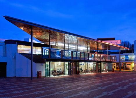 华威大学学生会#(Snohetta)#(大学生活动中心)#(大学生活动中心建筑)#(高校教学楼)#(活动中心案例)#(建筑)#(教学楼案例)#(教学楼设计)#(室内活动中心)#(文化建筑)#(校园)#(校园建筑)#(学习)#(学校建筑设计)#(研究)#(创新)#(大学)#(大学活动中心)#(大学生)#(大学生文化中心)#(公共建筑)#(公共建筑设计)#(公共空间)#(活动中心图片)#(建筑设计)#(教室)#(教学楼)#(教学楼设计案例)#(教育)#(教育建筑)#(教育建筑设计)#(文体中心设计)#(校园活动中心)#(校园建筑设计)#(校园小型建筑)#(校园驿站)#(行政办公建筑)#(休闲活动中心)#(学生服务中心)#(学生文化活动中心)#(学生中心)#(学习空间)#(学习中心)#(学校)#(学校行政机构)#(学校综合楼)#(阅览室)#(自习)