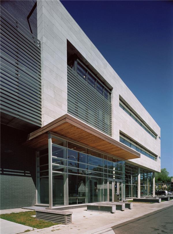 Trois-Rivières法院大楼#(BoegliKrampArchitekten)#(CAZA)#(HenningLarsenArchitects)#(HootsmansArchitectuurbureauBV)#(MecanooArchitecten)#(办公建筑)#(办公建筑设计)#(法院)#(法院办公楼)#(法院大楼)#(法院建筑设计)#(公共职能建筑)#(检察院)#(建筑改造)#(司法大楼)#(司法建筑)#(行政建筑设计)#(政府办公楼)#(政府建筑)#(政府职能建筑)#(政府综合楼)#(ArchitectsofInventionAI)#(arquitecturia)#(BaumschlagerEberleArchitekten)#(CCM2Architectes)#(CepezedArchitects)#(ChyutinArchitects)#(DominiqueCoulonassocies)#(HamonicMassonAssocies)#(IgnacioPregoArchitectures)#(法院审判办公楼)#(建筑更新)#(建筑扩建)#(绿色建筑)#(市政建筑设计)#(行政建筑)
