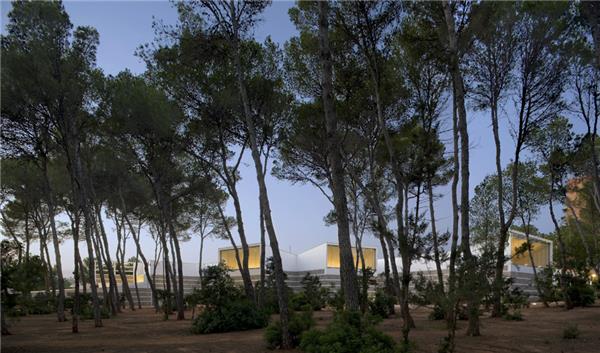 Ibiza会议中心#(IDOM)#(PassiveDesign)#(tvsdesign)#(办公建筑)#(办公楼)#(办公楼效果)#(被动式节能设计)#(被动式节能屋)#(被动式设计)#(大型展览建筑)#(低碳建筑)#(公共空间设计)#(公共职能建筑设计)#(会议中心设计)#(会展)#(建筑)#(剧院)#(可持续发展)#(商业建筑)#(文化建筑)#(文化商业)#(文化中心)#(音乐厅)#(展馆)#(展览建筑设计)#(政府办公楼)#(自循环系统)#(BIAD)#(FREEFernandoRomeroEnterprise)#(北京市建筑设计研究院有限公司)#(城市更新)#(大型展厅)#(低碳规划)#(公共建筑)#(公共建筑设计)#(公共空间)#(会议中心)#(会展建筑)#(会展建筑设计)#(会展设计)#(会展中心)#(节能)#(剧场)#(可持续发展与绿色设计)#(绿色建筑)#(市政建筑设计)#(行政建筑)#(展会)#(展览空间)