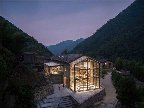 胶囊旅社书店