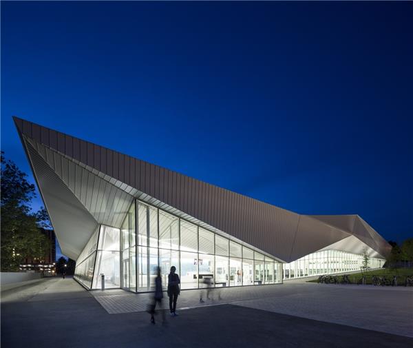 加拿大UBC大学水上运动中心#(BergerParkkinenAssociatedArchitects)#(CannonDesign)#(Desjardins水上运动中心)#(gmp)#(Jefferson高中游泳馆)#(MVRDV)#(NAPURArchitectLtd)#(SPEECH)#(VenhoevenCS)#(ZahaHadid)#(建筑)#(设计)#(圣吉尔克鲁瓦德维游泳池)#(室内泳池)#(体育场)#(体育馆)#(体育中心)#(跳水馆)#(休闲娱乐)#(休闲中心)#(泳池室内)#(游泳比赛)#(游泳馆)#(游泳馆建筑)#(扎哈哈迪德事务所)#(ACDFArchitecture)#(ArkitemaArchitects)#(Ateliers234)#(AuerWeber)#(BrochetLajusPueyoArchitects)#(CordoganClark)#(DominiqueCoulon)#(DunaArena游泳馆)#(ELSArchitectureandUrbanDesign)#(Farrells)#(Holmen水上运动中心)#(MacLennanJaunkalnsMillerArchitects)#(SaiaBarbareseToupouzanovArchitectes)#(布雷西亚新游泳中心)#(东奥克兰体育中心)#(公共建筑)#(坚尼地城游泳池)#(伦敦水上运动中心)#(社会建筑)#(水上运动)#(水上运动中心)#(体育)#(体育场设计)#(体育馆建筑设计)#(体育建筑)#(跳水)#(休闲游泳池)#(游泳池)