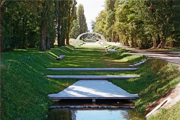 日内瓦Aire河畔花园与原始河道复兴_3591755