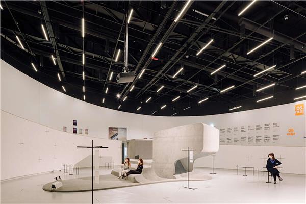“X不是一个小国”展览