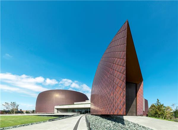 AKAGANE美术馆#(ArquitetosASSOCIADOS)#(BCMF)#(GUND)#(MACh)#(MiguelRioBranco美术馆)#(NikkenSekkei)#(PauloMendesdaRocha)#(Saya公园美术馆)#(ShigeruBanArchitects)#(UrbanArkArchitects)#(奥克兰美术馆)#(巴塞罗那Roca美术馆)#(柏林美术馆新馆)#(贝聿铭)#(城市更新)#(大堂)#(大学)#(改造)#(改造设计案例)#(格陵兰岛新国家美术馆)#(公共建筑)#(公共建筑设计)#(公共空间)#(观景台)#(海沃德美术馆改造)#(建筑更新)#(建筑设计)#(老旧建筑改造更新)#(曼海姆美术馆新馆)#(美术)#(美术馆)#(美术馆建筑设计案例)#(美术馆立面)#(美术馆设计案例)#(人文建筑)#(入口大厅)#(斯图加特国家美术馆)#(文化)#(文化建筑设计)#(西班牙巴达霍斯美术馆)#(小型建筑)#(艺术)#(艺术馆)#(艺术馆大堂)#(艺术画廊)#(艺术建筑设计案例)#(艺术廊)#(艺术中心)#(詹姆斯斯特林)#(展览建筑)#(展览空间)#(展览类建筑设计)#(AlvaroSiza)#(AthfieldArchitects)#(BIG)#(CarlosCastanheira)#(CarlosCastanheiraArchitects)#(DavidChipperfieldArchitects)#(EnneadArchitects)#(EstudioArquitecturaHago)#(FJMTStudio)#(gmp)#(GUNDPartnership)#(Hitolt)#(Hoki美术馆)#(LCC建筑事务所)#(MetroArquitetosAssociados)#(MiesvanderRohe)#(NikkenSekkei日建设计)#(OAB)#(TheNewDowse美术馆)#(TriversAssociates)#(巴西新乐弥美术馆)#(坂茂建筑事务所)#(大厅)#(大学建筑)#(戴卫奇普菲尔德建筑事务所)#(法国建筑师)#(冈德美术馆)#(工业建筑改造更新)#(画廊)#(集装箱设计案例)#(建筑)#(酒吧泳池美术馆)#(路易康)#(美术馆建筑)#(美术馆建筑设计)#(美术画廊)#(让努维尔)#(人文)#(山地建筑设计)#(设计)#(苏黎世美术馆)#(文化馆)#(文化建筑)#(文艺)#(小型)#(校园)#(耶鲁大学美术馆)#(遠藤克彦建筑研究所)#(展馆)#(展馆建筑设计)#(展览馆)