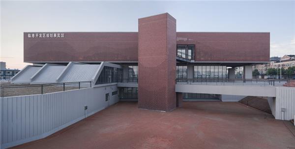 临港新城展览馆#(CADG中国建筑设计研究院)#(XAA建筑事务所)#(城市更新)#(城市展览馆)#(城市展示馆)#(公共建筑设计)#(规划展览馆)#(黄山城市展览馆)#(会展建筑)#(会展设计)#(会展中心)#(混合用途建筑)#(建筑更新项目)#(建筑设计)#(凯州新城规划展览馆)#(兰州城市规划展览馆)#(乐土设计)#(宁波市奉化规划展览馆)#(人文建筑)#(上饶城市规划展览馆)#(苏州相城规划展览馆)#(宿州城市规划展览馆)#(绥化城市规划展览馆效果图)#(唐山城市展览馆)#(乡村振兴)#(烟台开发区规划展览馆方案)#(展馆墙体)#(展会)#(展览馆设计)#(展览建筑)#(展览空间)#(展览中心)#(WutopiaLab)#(亳州城市展览馆)#(城市规划馆)#(城市规划展览馆)#(地下通道)#(恩施州城市规划展览馆)#(福州城市展览馆)#(阜阳规划展览馆)#(公共建筑设计案例)#(公共交通基础设施)#(规划馆)#(建筑)#(建筑改造项目)#(临港新城展览馆)#(南宁规划展览馆)#(萍乡市城市展览馆)#(日照城市规划展览馆)#(设计)#(汤桦建筑设计事务所)#(桐庐城市规划展示馆设计方案)#(土右旗规划展览馆)#(文化建筑)#(文化建筑设计案例)#(吴川城市规划展示馆)#(乡村建筑设计案例)#(乡建设计案例)#(宜昌规划展览馆)#(展馆)#(展馆建筑设计)#(展览馆)#(展览馆墙体)#(展览建筑设计案例)#(展示馆)#(展示中心)#(展示中心设计案例)#(展厅)#(郑东新区城市规划展览馆)#(中国建筑设计研究院)