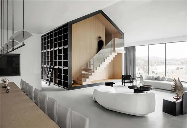 轰趴民宿室内，木色调建筑#(BrunoLucasDias)#(CCDI卝智室内设计)#(DASLab)#(DPD设计)#(MAT超级建筑事务所)#(MoinhodasFragas)#(StudioDali时地建筑)#(SUNLAY三磊)#(VillalbadelosBarros旅馆)#(阿科米星)#(白沙澳青年旅舍加建工程)#(伴屋)#(北方的院子民宿)#(北京后院民宿二期)#(北京無隐建筑)#(本末)#(本哲建筑)#(别墅)#(别苑民宿)#(滨水度假)#(餐厅设计)#(藏式建筑)#(超现实主义)#(成都上喜龙园精品酒店)#(城市更新)#(传统村落保护与可持续发展)#(创新)#(创意民宿)#(大乐之野庾村民宿)#(度假酒店设计)#(度假民宿)#(防腐木格栅立面)#(服务性建筑设计)#(改造)#(钢结构瞭望塔)#(格筑设计)#(公共建筑设计)#(杭州全文室内设计)#(杭州时上建筑空间设计事务所)#(胡同咖啡)#(胡同民宿)#(花间堂)#(建筑设计)#(京都GuestHouse合庭)#(经济发展)#(居住建筑设计)#(拉萨)#(老旧建筑改造更新)#(李益中空间设计)#(临水民宿)#(旅馆)#(旅舍)#(旅游)#(旅游民宿)#(美丽乡村)#(民居)#(民居改造案例)#(民居院落)#(民宿)#(民宿大厅)#(民宿大厅照片)#(民宿房子)#(民宿规划)#(民宿建筑)#(民宿接待室)#(民宿酒店)#(民宿酒店规划)#(民宿立面)#(民宿设计)#(民宿摄影)#(民宿庭院)#(民宿外立面)#(民宿外院设计)#(民宿小房子)#(民宿意向图)#(莫干山凤凰居民宿)#(莫干山裸心堡度假村)#(木屋酒店设计案例)#(农村改造更新提升)#(青骊民宿酒店)#(青年旅馆)#(青年旅舍)#(山地酒店)#(山地酒店建筑)#(上海天华建筑设计)#(尌林建筑设计事务所)#(水边)#(素建筑)#(特色住宿)#(土家风情)#(土家族风格)#(威坪民宿)#(文化建筑设计)#(文旅商业设施)#(文旅项目)#(西安本末装饰设计有限公司)#(西坡2号农舍民宿)#(西坡5号农舍民宿)#(西坡6号农舍民宿)#(西坡8号农舍民宿)#(西塘老宅改建客栈)#(西窑头村)#(溪里方九房三堂民宿)#(氙建筑)#(现代风格民宿)#(现代简约民宿)#(乡村改造)#(乡村建设)#(乡村旅居)#(乡村民宿酒店)#(乡村民宿设计案例)#(乡村振兴)#(乡建项目)#(小清新民宿)#(小型酒店)#(晓辉设计工作室)#(斜屋顶)#(新农村)#(休耕)#(休闲)#(严迅奇建筑师事务所)#(亿端国际设计)#(驿站案例)#(驿站设计)#(驿站设计案例)#(浥尘客舍)#(预制森林木屋)#(云见精品度假民宿)#(云漫松间民宿)#(云南丽江白沙古镇酒店)#(直造建筑事务所)#(中国美术学院风景建筑设计研究总院有限公司)#(中式别墅景观)#(住宅)#(著名住宅)#(装饰)#(AArchitects)#(anySCALE任督设计)#(Atelierba)#(BLUE建筑设计事务所)#(ms)#(NhaNhim民宿)#(PeppasNArchitects)#(WutopiaLab)#(八荒设计)#(百子甲壹)#(北京海岸设计)#(北京无隐装饰设计有限公司)#(北京無隐建筑空间设计事务所)#(本末装饰设计有限公司)#(滨水建筑)#(滨水民宿)#(藏族风格)#(藏族元素)#(城外建筑设计事务所)#(传统民居创新设计案例)#(传统民居改造设计)#(传统民居改造设计案例)#(大乐之野谷舍精品民宿)#(大料建筑)#(第五立面)#(度假)#(度假村)#(度假酒店)#(亘建筑事务所)#(公共基础设施)#(海南海暇民宿)#(杭州栖云民宿精品酒店)#(红石山房民宿)#(洪雪松木)#(虹越)#(虹越花卉小镇民宿改造设计)#(会所民宿)#(惠州龙门爱树民宿)#(辑画设计)#(间外建筑工作室)#(建筑)#(建筑改造)#(江南民宿)#(交流空间)#(静谧室内设计工作室)#(酒店)#(酒店建筑)#(酒店建筑设计)#(酒店建筑设计案例)#(酒店立面)#(酒店平面)#(酒店设计)#(聚会)#(聚会民宿)#(客栈)#(老房改造)#(老旧建筑改造)#(老旧建筑更新)#(林栖谷隐)#(鹿饮溪民宿)#(旅馆设计)#(裸心堡度假村)#(蒙古民宿设计)#(民宿案例分析)#(民宿度假)#(民宿改造)#(民宿建筑设计)#(民宿酒店设计)#(民宿平面)#(民宿庭院设计)#(民宿小酒店设计)#(民宿院子)#(陌野乡墅)#(莫干山度假酒店)#(农家乐建筑)#(偏离设计)#(坡屋顶)#(璞素民宿)#(栖也Habita民宿)#(青年旅社)#(青舍客栈)#(任督设计)#(三文建筑何崴工作室)#(森上设计)#(山地)#(山地建筑)#(山地建筑设计)#(山地酒店设计)#(山地旅馆)#(山地民宿建筑)#(山地民宿设计)#(商业建筑)#(商业建筑设计)#(商业庭院)#(上海高目建筑设计事务所)#(上泗安乡宿酒店)#(设计)#(四川阆中)#(太阳)#(特色民宿)#(庭院)#(庭院设计)#(土家文化)#(土家族)#(土家族文化)#(外观)#(婺源天净沙)#(厦门喜玛拉雅设计装修)#(现代中式民宿)#(乡村)#(乡村度假民宿酒店)#(乡村房屋立面)#(乡村规划)#(乡村建筑设计)#(乡村旅馆)#(乡村旅游酒店)#(乡村民宿)#(乡村小筑)#(香格里拉言意酒店)#(小旅馆设计)#(小型旅馆)#(小型驿站)#(小院)#(休闲餐饮)#(休闲娱乐)#(旭可建筑)#(一本造)#(一本造建筑工作室)#(一舍山居)#(隐逸水镇)#(右见设计)#(渝舍印象民宿)#(云朵酒店改造项目)#(震后重建)#(中国民居)#(住宿)#(住宅设计)