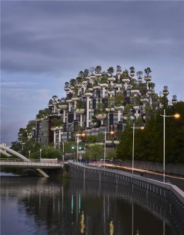 Heatherwick新作：混凝土“森林”—上海天安千树#(Aedas)#(BIAD)#(EDOMARCHITECTS)#(GMD国际设计)#(HMD汉米敦)#(LLA建筑)#(OPR)#(TOD开发项目)#(UUA)#(柏涛建筑)#(办公高层)#(办公设施)#(办公综合楼)#(办公综合体)#(北京方庄时代生活广场)#(北京王府井国际品牌中心)#(玻璃楼写字楼)#(步行街入口)#(城市地标)#(城市综合体)#(穿孔铝制遮阳板)#(低密度生态街区)#(地标)#(地标建筑)#(独特视野建筑设计有限公司)#(多首层)#(方大设计)#(高层办公楼)#(高层公建)#(高层住宅小区合集)#(工业邻里)#(工业园区)#(公共空间)#(公园)#(购物广场)#(购物空间)#(购物社交空间)#(光谷APP广场)#(规划设计)#(贵州毕节融府天地)#(翰时国际建筑)#(合肥1912商业区)#(华建集团华东建筑设计研究总院)#(活力街区)#(吉林市铁建城市综合体)#(建筑更新)#(建筑规划设计)#(建筑综合体)#(街道)#(街景设计)#(街区更新)#(街区商业)#(街区式商业)#(经济发展)#(景德镇陶瓷文化旅游城)#(景观设计)#(居民绿地设计案例)#(居民区)#(居民区绿地设计案例)#(居住平面图)#(居住区 景观)#(居住区 平面)#(居住区案例分析)#(居住区规划平面图)#(居住区规划设计案例)#(居住区景观)#(居住区住宅)#(居住区住宅设计)#(居住区组团)#(居住设计案例)#(居住小区)#(开放街区)#(克拉玛依)#(临水住宅)#(凌空SOHO)#(零售空间)#(零壹城市建筑事务所)#(旅游城)#(旅游建筑)#(绿地缤纷城)#(绿色建筑)#(南京)#(南沙)#(宁波横河街商业会所)#(企业办公楼)#(企业总部)#(青岛)#(青岛佳源华府)#(融创天拖ON地块)#(沙河商务区)#(商办综合体)#(商务综合体)#(商业)#(商业办公)#(商业步行街)#(商业氛围营造)#(商业公园)#(商业街案例分析)#(商业街经典案例)#(商业街区)#(商业景观)#(商业区)#(商业区景观)#(商业区景观设计)#(商业区景观设计案例)#(商业项目)#(商业中心)#(商业中心平面)#(上海宝山宝龙城)#(上海都易建筑设计有限公司)#(上海绿地缤纷城)#(上海绿地中心徐汇绿地缤纷城)#(社区规划)#(社区规划设计)#(生活社区规划设计)#(生态街区)#(时代华威商务中心)#(事建组建筑设计咨询北京有限公司)#(苏州)#(苏州中贸百乐门)#(天华)#(文创)#(无锡恒隆广场)#(西安W酒店及万众广场)#(现代风格办公楼)#(现有住区规划 )#(小区规划设计)#(小区花园设计)#(小区设计平面图)#(小区设计图)#(小区住宅)#(写字办公楼)#(写字楼)#(写字楼大门)#(写字楼设计案例)#(星光时代广场)#(休息室)#(徐汇绿地缤纷城)#(沿街商业效果图)#(壹东建筑设计)#(义乌之心城市生活广场)#(优秀居住区)#(优秀小区设计)#(优秀住宅区规划案例)#(尤安设计)#(鱼复工业园区)#(娱乐综合体)#(毓秀国际公馆)#(园区)#(扎哈)#(郑州华润新时代广场)#(中国瓷都文化艺术公园)#(中国美院风景建筑设计院)#(主题商业街)#(住宅)#(住宅规划)#(住宅鸟瞰)#(住宅区)#(住宅区规划设计)#(住宅区景观设计)#(住宅小区景观)#(综合体建筑)#(综合项目)#(组团景观)#(769文化区)#(BlueTeam事务所)#(DC国际)#(HMD)#(HZADICOLTD)#(JStudio)#(Kokaistudios)#(NikkenSekkei日建设计)#(SOHO)#(SPARK)#(TOD商业)#(URBANUS都市实践)#(UUA建筑师事务所)#(VLounge)#(ZIAD)#(案例)#(办公)#(办公建筑)#(办公建筑设计)#(办公楼)#(办公塔楼)#(办公园区)#(北京丽泽商务区)#(滨水商业街)#(滨水商业效果图)#(玻璃楼 写字楼)#(步行街)#(陈晨)#(成都国际商贸城)#(成都商业街)#(城市公园)#(创意园区)#(电竞)#(电竞产业园)#(锋思国际GPT)#(概念方案)#(高层)#(高层办公)#(高层办公建筑)#(高层城市综合体)#(高层商业)#(高层写字楼建筑设计)#(高层综合体)#(公寓)#(购物)#(购物中心)#(贵阳魔都MALL)#(国DeDeJ建筑景观设计公司)#(国内居住区)#(海湾)#(杭州市建筑设计研究有限公司)#(花园式办公)#(花园式商业)#(混凝土建筑)#(建成住区规划)#(建滔广场)#(建筑)#(建筑办公楼)#(江门美吉特广场)#(江苏办公楼)#(江苏省办公楼)#(街面)#(经济)#(经济开发区)#(景德镇陶瓷文化旅游城一期)#(景德镇中国瓷都文化艺术公园概念规划)#(景观小区设计)#(酒店)#(酒店建筑)#(居住)#(居住案例)#(居住建筑)#(居住区)#(居住区案例)#(居住区创意概念案例)#(居住区规划案例分析)#(居住区景观设计平面图)#(居住区绿地设计)#(居住区设计案例)#(居住区意向图)#(居住区综合体规划)#(居住小区案例)#(居住小区规划)#(居住小区平面图)#(居住小区住宅)#(居住综合体规划)#(开放商业)#(空中花园)#(昆明佳兆业城市广场项目)#(乐动尚街)#(立体街巷)#(邻里中心)#(临港新城)#(临水建筑)#(临水商业街)#(临水商业效果图)#(临水项目)#(铝金属外立面建筑设计)#(铝金属外墙建筑设计案例)#(美国DeDeJ建筑景观设计公司)#(平面图规划设计)#(企业总部大楼)#(让努维尔)#(人文)#(日建设计)#(商场)#(商务办公建筑)#(商务区)#(商务中心)#(商业办公楼设计)#(商业办公综合楼)#(商业广场)#(商业规划设计)#(商业建筑)#(商业建筑设计)#(商业街)#(商业街案例)#(商业街立面)#(商业街设计案例)#(商业空间)#(商业立面设计)#(商业区景观规划)#(商业设计案例)#(商业屋顶花园)#(商业中心效果图)#(商业综合体)#(商业综合体项目案例)#(商住区)#(上海)#(上海绿地彩虹缤纷商都)#(上海绿地中心)#(上海绿都绣云里综合商业)#(上海日清建筑设计有限公司)#(上海星空之境)#(上饶万达广场)#(社区)#(深圳)#(深圳大学建筑设计研究院有限公司西安分公司)#(深圳华森建筑与工程设计顾问有限公司)#(室外商业街)#(塔楼)#(汤桦建筑设计)#(停车场)#(文创产业园)#(文化建筑)#(屋顶花园)#(厦门建发五缘湾综合体)#(现代办公建筑)#(现代风格商业街)#(现代高层办公)#(现代居住区景观)#(小区)#(小区案例)#(小区公园)#(小区景观平面)#(小区绿地)#(小区设计)#(小区总平面)#(小型商业综合体)#(写字楼案例)#(新疆)#(新疆大厦)#(新世界纺织城中心商务区)#(星环元素)#(休闲空间)#(徐州绿地国际花都商业街)#(沿街商铺)#(沿街商业)#(沿水休闲商业街)#(泳池)#(优秀小区案例分析)#(娱乐中心)#(御龙湾嘉年华商业广场)#(扎哈哈迪德)#(浙江省建筑设计研究院)#(织东分区ZD284商业地块)#(中日)#(众创空间)#(重庆)#(重庆博蓝建筑设计有限公司)#(重庆新华书店集团公司解放碑时尚文化城项目)#(珠海法拉帝亚太中心)#(住区规划设计)#(住宅区规划)#(住宅区规划案例)#(住宅区规划设计案例)#(住宅区立面)#(住宅小区规划设计)#(住宅小区效果图)#(住宅园林)#(著名办公建筑案例分析)#(卓越时代广场二期)#(综合大厦)#(综合楼)#(综合体)#(综合用地)#(综合用地规划)#(总平)#(总平面)