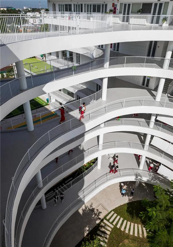 IGC西宁学校， 动线设计，打造纯白流动学校