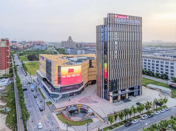 中国西部科技创新港学镇中心道科广场及莱科国际项目#(Aedas)#(BIAD)#(EDOMARCHITECTS)#(GMD国际设计)#(HMD汉米敦)#(LLA建筑)#(OPR)#(TOD开发项目)#(UUA)#(柏涛建筑)#(办公高层)#(办公设施)#(办公综合楼)#(办公综合体)#(北京方庄时代生活广场)#(北京王府井国际品牌中心)#(玻璃楼写字楼)#(步行街入口)#(城市地标)#(城市综合体)#(穿孔铝制遮阳板)#(低密度生态街区)#(地标)#(地标建筑)#(独特视野建筑设计有限公司)#(多首层)#(方大设计)#(高层办公楼)#(高层公建)#(高层住宅小区合集)#(工业邻里)#(工业园区)#(公共空间)#(公园)#(购物广场)#(购物空间)#(购物社交空间)#(光谷APP广场)#(规划设计)#(贵州毕节融府天地)#(翰时国际建筑)#(合肥1912商业区)#(华建集团华东建筑设计研究总院)#(活力街区)#(吉林市铁建城市综合体)#(建筑更新)#(建筑规划设计)#(建筑综合体)#(街道)#(街景设计)#(街区更新)#(街区商业)#(街区式商业)#(经济发展)#(景德镇陶瓷文化旅游城)#(景观设计)#(居民绿地设计案例)#(居民区)#(居民区绿地设计案例)#(居住平面图)#(居住区 景观)#(居住区 平面)#(居住区案例分析)#(居住区规划平面图)#(居住区规划设计案例)#(居住区景观)#(居住区住宅)#(居住区住宅设计)#(居住区组团)#(居住设计案例)#(居住小区)#(开放街区)#(克拉玛依)#(临水住宅)#(凌空SOHO)#(零售空间)#(零壹城市建筑事务所)#(旅游城)#(旅游建筑)#(绿地缤纷城)#(绿色建筑)#(南京)#(南沙)#(宁波横河街商业会所)#(企业办公楼)#(企业总部)#(青岛)#(青岛佳源华府)#(融创天拖ON地块)#(沙河商务区)#(商办综合体)#(商务综合体)#(商业)#(商业办公)#(商业步行街)#(商业氛围营造)#(商业公园)#(商业街案例分析)#(商业街经典案例)#(商业街区)#(商业景观)#(商业区)#(商业区景观)#(商业区景观设计)#(商业区景观设计案例)#(商业项目)#(商业中心)#(商业中心平面)#(上海宝山宝龙城)#(上海都易建筑设计有限公司)#(上海绿地缤纷城)#(上海绿地中心徐汇绿地缤纷城)#(社区规划)#(社区规划设计)#(生活社区规划设计)#(生态街区)#(时代华威商务中心)#(事建组建筑设计咨询北京有限公司)#(苏州)#(苏州中贸百乐门)#(天华)#(文创)#(无锡恒隆广场)#(西安W酒店及万众广场)#(现代风格办公楼)#(现有住区规划 )#(小区规划设计)#(小区花园设计)#(小区设计平面图)#(小区设计图)#(小区住宅)#(写字办公楼)#(写字楼)#(写字楼大门)#(写字楼设计案例)#(星光时代广场)#(休息室)#(徐汇绿地缤纷城)#(沿街商业效果图)#(壹东建筑设计)#(义乌之心城市生活广场)#(优秀居住区)#(优秀小区设计)#(优秀住宅区规划案例)#(尤安设计)#(鱼复工业园区)#(娱乐综合体)#(毓秀国际公馆)#(园区)#(扎哈)#(郑州华润新时代广场)#(中国瓷都文化艺术公园)#(中国美院风景建筑设计院)#(主题商业街)#(住宅)#(住宅规划)#(住宅鸟瞰)#(住宅区)#(住宅区规划设计)#(住宅区景观设计)#(住宅小区景观)#(综合体建筑)#(综合项目)#(组团景观)#(769文化区)#(BlueTeam事务所)#(DC国际)#(HMD)#(HZADICOLTD)#(JStudio)#(Kokaistudios)#(NikkenSekkei日建设计)#(SOHO)#(SPARK)#(TOD商业)#(URBANUS都市实践)#(UUA建筑师事务所)#(VLounge)#(ZIAD)#(案例)#(办公)#(办公建筑)#(办公建筑设计)#(办公楼)#(办公塔楼)#(办公园区)#(北京丽泽商务区)#(滨水商业街)#(滨水商业效果图)#(玻璃楼 写字楼)#(步行街)#(陈晨)#(成都国际商贸城)#(成都商业街)#(城市公园)#(创意园区)#(电竞)#(电竞产业园)#(锋思国际GPT)#(概念方案)#(高层)#(高层办公)#(高层办公建筑)#(高层城市综合体)#(高层商业)#(高层写字楼建筑设计)#(高层综合体)#(公寓)#(购物)#(购物中心)#(贵阳魔都MALL)#(国DeDeJ建筑景观设计公司)#(国内居住区)#(海湾)#(杭州市建筑设计研究有限公司)#(花园式办公)#(花园式商业)#(混凝土建筑)#(建成住区规划)#(建滔广场)#(建筑)#(建筑办公楼)#(江门美吉特广场)#(江苏办公楼)#(江苏省办公楼)#(街面)#(经济)#(经济开发区)#(景德镇陶瓷文化旅游城一期)#(景德镇中国瓷都文化艺术公园概念规划)#(景观小区设计)#(酒店)#(酒店建筑)#(居住)#(居住案例)#(居住建筑)#(居住区)#(居住区案例)#(居住区创意概念案例)#(居住区规划案例分析)#(居住区景观设计平面图)#(居住区绿地设计)#(居住区设计案例)#(居住区意向图)#(居住区综合体规划)#(居住小区案例)#(居住小区规划)#(居住小区平面图)#(居住小区住宅)#(居住综合体规划)#(开放商业)#(空中花园)#(昆明佳兆业城市广场项目)#(乐动尚街)#(立体街巷)#(邻里中心)#(临港新城)#(临水建筑)#(临水商业街)#(临水商业效果图)#(临水项目)#(铝金属外立面建筑设计)#(铝金属外墙建筑设计案例)#(美国DeDeJ建筑景观设计公司)#(平面图规划设计)#(企业总部大楼)#(让努维尔)#(人文)#(日建设计)#(商场)#(商务办公建筑)#(商务区)#(商务中心)#(商业办公楼设计)#(商业办公综合楼)#(商业广场)#(商业规划设计)#(商业建筑)#(商业建筑设计)#(商业街)#(商业街案例)#(商业街立面)#(商业街设计案例)#(商业空间)#(商业立面设计)#(商业区景观规划)#(商业设计案例)#(商业屋顶花园)#(商业中心效果图)#(商业综合体)#(商业综合体项目案例)#(商住区)#(上海)#(上海绿地彩虹缤纷商都)#(上海绿地中心)#(上海绿都绣云里综合商业)#(上海日清建筑设计有限公司)#(上海星空之境)#(上饶万达广场)#(社区)#(深圳)#(深圳大学建筑设计研究院有限公司西安分公司)#(深圳华森建筑与工程设计顾问有限公司)#(室外商业街)#(塔楼)#(汤桦建筑设计)#(停车场)#(文创产业园)#(文化建筑)#(屋顶花园)#(厦门建发五缘湾综合体)#(现代办公建筑)#(现代风格商业街)#(现代高层办公)#(现代居住区景观)#(小区)#(小区案例)#(小区公园)#(小区景观平面)#(小区绿地)#(小区设计)#(小区总平面)#(小型商业综合体)#(写字楼案例)#(新疆)#(新疆大厦)#(新世界纺织城中心商务区)#(星环元素)#(休闲空间)#(徐州绿地国际花都商业街)#(沿街商铺)#(沿街商业)#(沿水休闲商业街)#(泳池)#(优秀小区案例分析)#(娱乐中心)#(御龙湾嘉年华商业广场)#(扎哈哈迪德)#(浙江省建筑设计研究院)#(织东分区ZD284商业地块)#(中日)#(众创空间)#(重庆)#(重庆博蓝建筑设计有限公司)#(重庆新华书店集团公司解放碑时尚文化城项目)#(珠海法拉帝亚太中心)#(住区规划设计)#(住宅区规划)#(住宅区规划案例)#(住宅区规划设计案例)#(住宅区立面)#(住宅小区规划设计)#(住宅小区效果图)#(住宅园林)#(著名办公建筑案例分析)#(卓越时代广场二期)#(综合大厦)#(综合楼)#(综合体)#(综合用地)#(综合用地规划)#(总平)#(总平面)