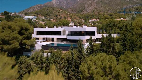 Villa El Nido别墅，白色豪宅#(Gucci)#(白色建筑)#(别墅)#(别墅豪宅)#(滨水别墅)#(禅意)#(大别墅设计)#(大空间)#(大平层)#(独立豪宅)#(独立住宅)#(海边)#(海南景观)#(集装箱居住空间)#(简约)#(建筑综合体)#(经典豪宅)#(曼谷)#(欧式)#(欧式建筑)#(欧式园林)#(轻奢)#(沙漠)#(山地豪宅)#(山地住宅)#(深色)#(舒适)#(泰国)#(纹理)#(西班牙)#(现代别墅外观)#(住宅)#(SAOTA)#(别墅外观)#(长方形体块)#(大别墅)#(大体块建筑)#(带水住宅)#(低层住宅实例分析)#(概念方案)#(高级)#(功能)#(豪宅)#(豪宅景观)#(豪宅设计案例)#(灰色)#(极简)#(集装箱住宅)#(建筑)#(经典豪宅设计)#(经典住宅)#(居住建筑)#(绿植)#(全球豪宅)#(山地建筑)#(商业综合体)#(世界知名豪宅)#(乌克兰)#(现代豪宅设计)#(中式)#(庄园)