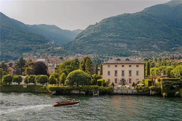 Gucci之家，Villa Balbiano#(Gucci)#(白色建筑)#(别墅)#(别墅豪宅)#(滨水别墅)#(禅意)#(大别墅设计)#(大空间)#(大平层)#(独立豪宅)#(独立住宅)#(海边)#(海南景观)#(集装箱居住空间)#(简约)#(建筑综合体)#(经典豪宅)#(曼谷)#(欧式)#(欧式建筑)#(欧式园林)#(轻奢)#(沙漠)#(山地豪宅)#(山地住宅)#(深色)#(舒适)#(泰国)#(纹理)#(西班牙)#(现代别墅外观)#(住宅)#(SAOTA)#(别墅外观)#(长方形体块)#(大别墅)#(大体块建筑)#(带水住宅)#(低层住宅实例分析)#(概念方案)#(高级)#(功能)#(豪宅)#(豪宅景观)#(豪宅设计案例)#(灰色)#(极简)#(集装箱住宅)#(建筑)#(经典豪宅设计)#(经典住宅)#(居住建筑)#(绿植)#(全球豪宅)#(山地建筑)#(商业综合体)#(世界知名豪宅)#(乌克兰)#(现代豪宅设计)#(中式)#(庄园)