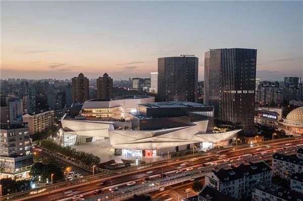 上海久光中心#(Aedas)#(BENJAI彬占设计)#(logonarchitecture)#(MUDA慕达建筑)#(SparkArchitects)#(unstudio)#(安道设计集团)#(北京龙湖大兴天街)#(北京维拓时代建筑设计股份有限公司)#(餐饮空间)#(城市更新)#(城市自然共同体)#(崇文门MCUBE)#(大连百年港湾奥特莱斯)#(大连恒隆广场)#(跌水瀑布)#(跌水设计)#(独栋商业)#(多层商业)#(方大设计)#(改造)#(工业风)#(工业风商场)#(工业风商场设计)#(公共空间)#(购物公园)#(购物广场)#(购物空间)#(购物中心儿童活动区)#(广场)#(广州越秀悦汇城)#(哈尔滨万达茂)#(汉街万达广场)#(杭州藝尚小镇)#(华润石家庄万象城)#(混合用途)#(家居店)#(家居商场)#(甲级办公楼)#(建筑设计)#(金地江南逸)#(京东智慧城)#(昆山凤凰文化商城)#(老旧建筑改造更新)#(乐土设计)#(联合公设筑博设计)#(两江折韵商业中心)#(瓴柏国际建筑设计顾问有限公司)#(零售)#(旅馆)#(绿色建筑)#(莫比乌斯环)#(莫比乌斯环建筑)#(南昌象山南路商业中心)#(乾正设计)#(森拓设计机构)#(山东淄博金帝购物广场)#(商办综合体)#(商场分析图)#(商场平面图)#(商场外观)#(商城)#(商店)#(商圈)#(商业)#(商业单体)#(商业建筑外观)#(商业空间设计)#(商业裙房)#(商业造型墙)#(商业中心)#(商业中心建筑)#(上海189弄购物中心)#(上海K11)#(上海K11艺术购物中心)#(上海金桥啦啦宝都商业中心)#(上海七宝万科广场)#(上海尚嘉中心)#(上海天华建筑设计有限公司)#(沈阳盛京玖伍文化城购物中心)#(升喜廊购物中心)#(室内景观)#(室内设计)#(台北双子星项目)#(泰禾城市广场购物中心)#(天华)#(铜仁中央商谷)#(退台设计)#(万科商业)#(微度假)#(文创商业)#(芜湖繁昌华润苏果购物中心)#(武汉国际广场)#(武商摩尔城)#(下沉广场)#(香港K11)#(香港K11艺术文化中心)#(效果图)#(写字楼)#(新中式综合体)#(徐州苏宁广场)#(严迅奇建筑师事务所)#(义务之心)#(艺术商业)#(艺术文化中心)#(银河SOHO)#(尤安设计)#(这方建筑师事务所)#(重庆光环)#(重庆光环购物公园)#(重庆来福士广场)#(重庆鲤鱼池42号)#(重庆鲤鱼池42号文创商业)#(重庆新世界购物中心)#(住宅)#(筑博设计)#(筑境设计)#(综合体中庭景观)#(综合用途)#(acctn)#(AIM恺慕建筑设计)#(ANTAO)#(ARIZONDESIGN)#(BlueTeam事务所)#(GN栖城设计)#(GonzalezHaaseAAS)#(K11)#(K11MUSEA)#(MVRDV)#(SafdieArchitects)#(soho)#(SPARK)#(SPARK思邦)#(百货广场)#(柏林风格)#(办公)#(办公建筑)#(办公建筑设计)#(包头印象城购物中心)#(滨水商业)#(滨水商业建筑)#(玻璃管的立面)#(厂房改造)#(成都)#(德州银座购物中心)#(第四代建筑)#(儿童)#(儿童活动场地)#(儿童活动区)#(法国VP建筑设计事务所)#(丰隆城市购物中心)#(改建)#(高层城市综合体)#(高层商业)#(工业风格)#(工业风格商场)#(工业建筑改造更新)#(工业遗址更新)#(公建)#(公寓)#(共同体)#(共享空间)#(购物)#(购物中心)#(购物中心外观效果图)#(购物中心效果图)#(国际金融中心商场)#(海棠湾国际购物中心)#(混合建筑)#(济南恒隆广场)#(家具店)#(建筑)#(杰恩设计)#(金地环球港商业设计地点中国安徽淮南)#(锦荣商业中心)#(晶品购物中心)#(酒店)#(旧建筑改造)#(凯德商用天府项目)#(扩建)#(老旧建筑改造)#(老旧建筑更新)#(美国DeDeJ建筑景观设计公司)#(青年旅社)#(三水文化商业综合体)#(商场)#(商业办公综合楼)#(商业广场)#(商业广场设计)#(商业环境)#(商业建筑)#(商业建筑设计)#(商业建筑设计案例)#(商业建筑效果图)#(商业街)#(商业空间)#(商业空间分析)#(商业设计案例)#(商业设施)#(商业中庭)#(商业综合体)#(商业综合体建筑设计)#(商业综合体项目案例)#(深圳大学建筑设计研究院有限公司西安分公司)#(深圳市同济人建筑设计有限公司)#(生态景观)#(四川省建筑设计研究院有限公司SADI)#(同圆设计集团有限公司)#(万达茂)#(文化建筑)#(屋顶花园)#(武汉青山悦达新天地商业设计)#(休闲娱乐)#(严迅奇建筑事务所)#(义务之心购物中心)#(艺术购物中心)#(藝尚小镇)#(榆林红星美凯龙)#(织东分区ZD284商业地块)#(中庭)#(中庭景观)#(中信建筑设计研究总院有限公司)#(重庆博蓝建筑设计有限公司)#(重庆财信广场商业室内设计)#(综合)#(综合楼)#(综合体)#(综合体跌水)