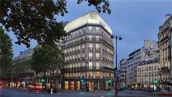 Lazard办公楼，法式优雅风玻璃屋顶#(PerkinsWill)#(巴黎)#(办公玻璃顶)#(办公建筑装修设计案例)#(办公楼室内)#(办公设计)#(办公室立面)#(办公室落地窗)#(办公室内)#(办公室剖面)#(办公室图纸)#(办公室装修设计案例)#(玻璃会议室)#(法式)#(法式风格)#(高空办公室)#(公共办公室)#(公共空间)#(杭州)#(莫斯科)#(企业总部)#(时尚空间)#(WoodsBagot)#(安徽翰诚居家居办公空间)#(办公)#(办公建筑)#(办公空间)#(办公空间室内)#(办公楼)#(办公设计案例)#(办公室)#(办公室案例)#(办公室内设计)#(办公室平立剖)#(办公室设计)#(办公室设计案例)#(办公室室内)#(办公装修设计案例)#(北京阳光金融中心)#(玻璃采光顶)#(彩色办公空间)#(俄罗斯)#(法国办公楼)#(家居公司室内设计)#(旧建改造)#(全景办公)#(史宾沙洛杉矶办公室)#(香港科技园数据技术中心)#(写字楼装修设计案例)