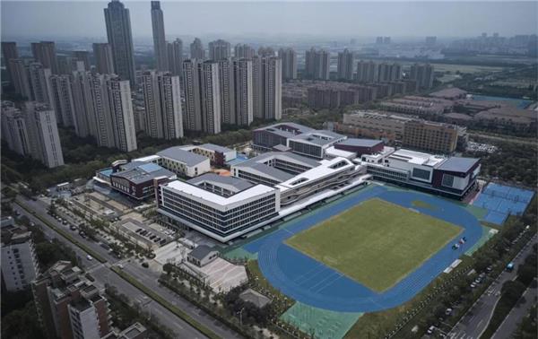 高效集约的校园综合体——东沙湖实验中学_3688366