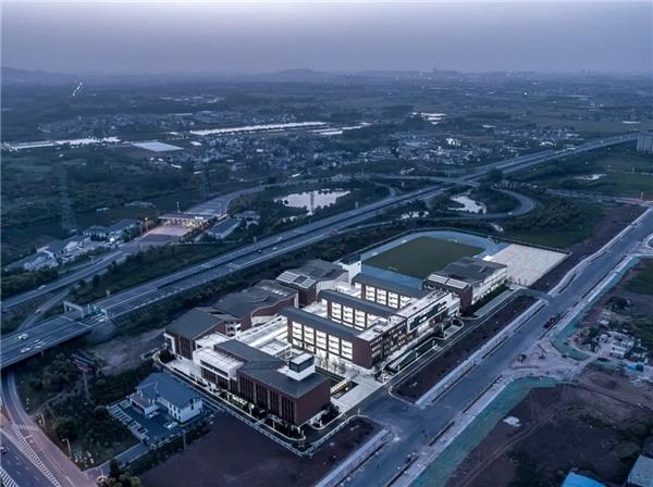 多维视角下的创新校园空间——梁丰初级中学西校区新建项目_3688371