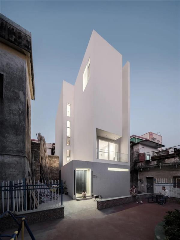 HOUSE  d, 顺德白色自建房