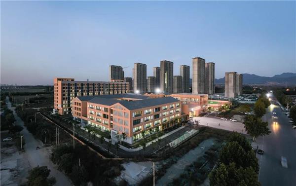 济南章丘北大新世纪实验学校