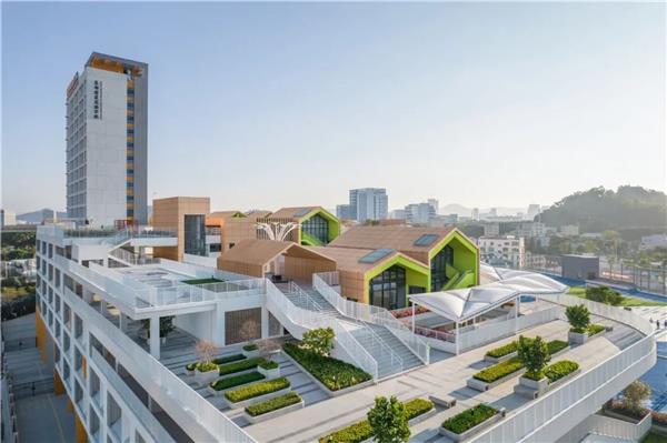 东部湾区实验学校