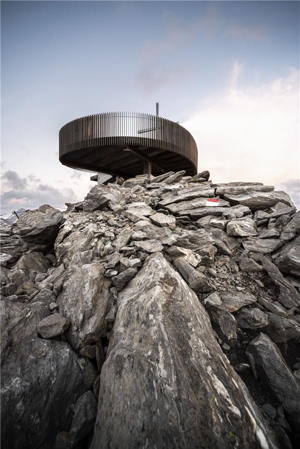 Otzi Peak 3251m：登峰造极 观景平台#(BureauA4)#(CastlefieldViaduct)#(Escadinhas步道)#(ExternalReference)#(PLATASIA)#(滨海建筑设计)#(玻璃观景台)#(步道)#(大米)#(大米造型)#(防腐木地板)#(高架改造)#(公共空间改造)#(观景)#(观景步道)#(观景构筑物)#(观赏平台)#(景观建筑)#(景观建筑设计)#(景观塔)#(景观台)#(景观走廊)#(咖啡厅)#(瞭望塔)#(旅游设施)#(木地板)#(南大建筑钟华颖工作室)#(农业景观塔)#(气膜结构)#(山地建筑设计)#(室外木铺装)#(塔楼)#(塔式建筑设计)#(台阶改造)#(挑台)#(休息台)#(游客接待中心)#(游览路线)#(自行车道)#(EscadinhasFootpaths)#(别墅)#(滨水构筑物)#(城市更新)#(地标性建筑)#(防腐木)#(高架公园)#(高架桥)#(高线公园)#(公共建筑设计)#(公共空间)#(公共停留空间)#(公园)#(观光塔)#(观景场所)#(观景平台)#(观景塔)#(观景台)#(观景装置)#(交通基础设施)#(景观小品)#(咖啡馆)#(卡斯尔菲尔德高架公园)#(卡斯尔菲尔德高架桥)#(看台)#(暸望塔)#(瞭望台)#(旅游基础设施)#(膜结构)#(膜气枕系统)#(莫比乌斯环)#(木铺装)#(气膜)#(人行步道)#(水上观景台)#(眺望台)#(小建筑)#(游客服务中心)