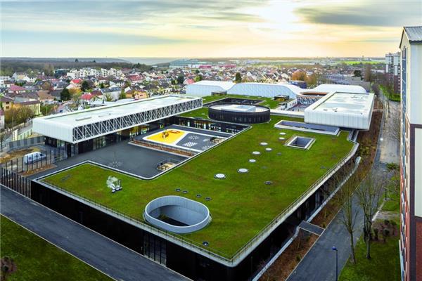 法国Trivaux-Garenne校园#(ArchetypeArchitecture)#(BIG)#(BjarkeIngelsGroup)#(CannonDesign)#(gmp)#(LoewerPartnerArchitekten)#(白色金属网)#(冰球竞技场)#(操场)#(大学操场)#(大学活动场地)#(丹麦建筑师)#(高校教学楼)#(建筑)#(教学楼案例)#(教学楼设计)#(金属外立面建筑设计)#(老海勒鲁普高中体育馆)#(设计)#(体育场)#(体育馆)#(文化建筑)#(校园)#(校园建筑)#(学校操场)#(游泳馆)#(运动馆)#(运动健身场馆)#(wulfarchitekten)#(棒球场)#(比亚克·英厄尔斯)#(大学)#(大学体育场)#(大学体育馆)#(高中体育馆)#(公共建筑)#(公共建筑设计)#(户外体育场)#(建筑规划)#(建筑设计)#(教学楼)#(教学楼设计案例)#(教育建筑设计)#(金属外墙建筑设计)#(景观)#(清水混凝土)#(体育)#(体育场馆)#(体育馆建筑设计)#(体育建筑)#(体育建筑设计)#(田径场)#(田径设施)#(跳水)#(校园建筑设计)#(校园体育馆设计)#(校园体育建筑)#(校园体育设施)#(学校)#(运动场)