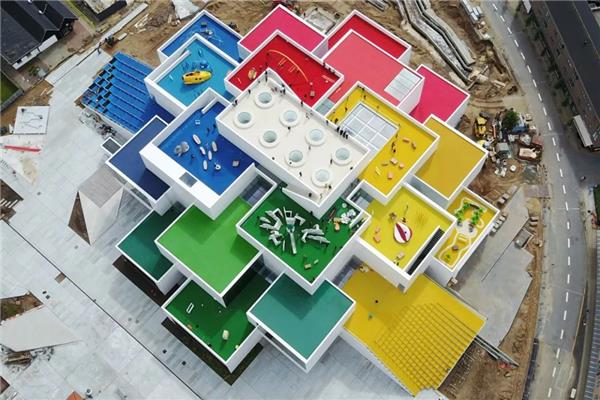 LEGO HOUSE 乐高之家#(10design)#(ArchitectsofInventionAI)#(BrenacGonzalezetassocies)#(GMD国际设计)#(KenzoTange)#(KOOLKIEL综合体项目)#(KPFArchitects)#(Transitlager改建)#(办公大楼)#(办公高层)#(办公建筑设计案例)#(办公综合楼)#(玻璃立面)#(产业园区)#(城市酒店设计)#(创意建筑)#(大厦)#(低层住宅立面)#(地标)#(地标建筑)#(电视台)#(电视台总部大楼)#(多层住宅立面)#(法院审判办公楼)#(高层公建)#(格力大厦)#(公共建筑)#(公共文化艺术中心)#(购物广场)#(怪异的建筑)#(国际创新科技馆)#(韩国)#(豪华度假村)#(混合用途建筑)#(集团总部)#(建筑立面)#(建筑综合体)#(老旧建筑改造更新)#(绿色建筑设计)#(绿色可持续建筑)#(美术馆)#(南昌)#(企业总部)#(商场外观)#(商业)#(商业办公)#(商业建筑外观)#(商业立面)#(图书馆)#(图书馆案例分析)#(图书馆大厅)#(图书馆建筑)#(图书馆平面图)#(图书馆设计)#(隈研吾建筑都市设计事务所)#(未来建筑)#(文化中心案例)#(文化中心设计案例)#(乌得勒支市中心的车站区北楼)#(无线电塔和酒店)#(现代风格办公楼)#(写字办公楼)#(写字楼)#(写字楼大门)#(写字楼设计案例)#(艺术建筑)#(艺术中心)#(毓秀国际公馆)#(造型奇特的建筑)#(展览空间)#(展览中心)#(住宅)#(KengoKumaAssociates)#(MVRDV)#(Peruri88综合体项目)#(SAOTA)#(办公)#(办公建筑)#(办公建筑设计)#(办公景观)#(办公空间)#(办公空间景)#(办公楼)#(办公室)#(办公塔楼)#(表演中心)#(玻璃)#(低碳建筑)#(度假)#(多层次商业办公建筑)#(多功能商务园区)#(法院)#(法院办公楼)#(法院大楼)#(高层办公)#(高层办公建筑)#(高层城市综合体)#(高层写字楼建筑设计)#(公寓)#(购物中心)#(购物中心效果图)#(广播)#(广播电视台)#(豪华酒店设计)#(画廊)#(检察院)#(建筑)#(建筑办公楼)#(节能建筑)#(酒店)#(酒店建筑设计)#(酒店建筑设计案例)#(酒店设计)#(居住建筑)#(居住区案例)#(科技馆)#(科技中心)#(空中花园)#(立面)#(罗多夫天空村)#(奇特的建筑)#(三层住宅)#(商业办公楼设计)#(商业建筑)#(商业建筑立面)#(商业建筑设计)#(商业建筑设计案例)#(商业空间)#(商业设施)#(商业综合体)#(商业综合体建筑设计)#(商业综合体项目案例)#(司法建筑)#(塔楼)#(同济原作设计工作室)#(图书馆8000平方米)#(图书馆案例)#(图书馆平面)#(图书馆平面设计)#(托儿设施)#(文化建筑)#(文化建筑效果图)#(文化中心)#(文立方)#(现代办公建筑)#(现代高层办公)#(现代图书馆立面)#(小高层办公楼立面)#(小高层办公楼设计)#(小型艺术馆)#(校园文化客厅)#(校园艺术中心)#(校园音乐厅)#(写字楼案例)#(新能源建筑)#(学校音乐厅)#(沿街商业)#(沿街商业立面)#(演播建筑设计)#(异形建筑)#(银行总部)#(造型)#(住宅立面)#(著名办公建筑案例分析)#(综合楼)#(综合体)#(总部办公楼)#(总部大楼)#(总部大厦)