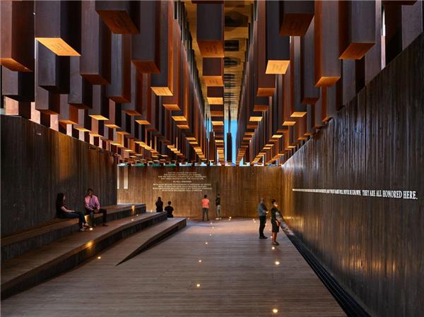 美国国家和平与正义纪念馆#(GoncaloByrneArquitectos)#(Sthapotik)#(滨水广场设计)#(博物馆)#(博物馆建筑设计案例)#(超高层建筑设计)#(超高层摩天大楼)#(城市公共空间)#(城市公园设计)#(城市绿地设计)#(公共集会空间)#(公共建筑)#(公共建筑设计)#(公共空间)#(纪念场所)#(纪念公园)#(纪念馆)#(纪念建筑)#(纪念建筑设计)#(纪念景观)#(纪念空间)#(纪念墙)#(纪念性建筑)#(纪念展览馆)#(教堂)#(教育建筑设计)#(居住建筑设计)#(口袋公园设计)#(历史文化建筑)#(凉亭)#(美术馆)#(墓地)#(耐候钢)#(喷泉)#(曲面屋顶)#(人物纪念馆)#(山地建筑设计案例)#(市政设施)#(土窖与陵墓)#(微型建筑)#(文化建筑设计)#(文化设施)#(下沉广场)#(展览空间)#(主题公园设计)#(住宅)#(砖)#(DavidChipperfieldArchitects)#(RizviHassan)#(城市公共绿地设计)#(城市广场设计)#(城市停留空间)#(城市小公园设计)#(大屠杀纪念碑)#(第五立面)#(多功能展馆)#(工业建筑改造)#(工业建筑更新)#(红军墓园)#(混凝土)#(混凝土建筑)#(纪念碑)#(纪念公园设计)#(纪念馆设计)#(纪念馆设计案例)#(纪念广场)#(纪念广场设计)#(纪念花园)#(纪念建筑设计案例)#(纪念堂)#(纪念性建筑设计)#(教堂坟墓)#(解说中心)#(旧建筑改造)#(科普性建筑)#(礼拜堂)#(烈士纪念馆)#(世界最高住宅楼)#(塔式建筑设计)#(文化建筑)#(文化建筑设计案例)#(文化中心)#(小广场设计)#(校园公共绿地设计)#(校园公园设计)#(异形建筑)#(游客中心)#(展馆)#(展览馆)#(展览建筑设计)#(战争纪念性公园)#(住宅建筑设计)#(砖立面)#(宗教建筑设计)