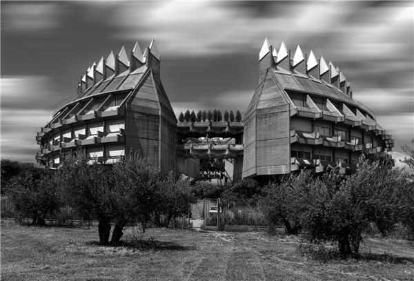 荆棘之冠：西班牙文化遗产研究所#(24HArchitecture)#(ALAArchitects)#(gmp)#(GOA大象设计)#(HHDesign)#(INUC)#(LOTEK)#(MAYUArchitects)#(MCKNHMArchitects)#(neriandhu如恩设计)#(UnSangDongArchitects)#(白色)#(办公空间)#(办公楼)#(北京建院)#(滨水建筑)#(仓库改造)#(抽象)#(大东文化艺术中心)#(地面涂装)#(赌场)#(儿童活动与学习中心)#(工作室)#(构筑物)#(观演建筑设计)#(红色广场)#(红色主题)#(鸿坤艺术活动中心)#(画廊)#(会所)#(纪念馆景观)#(纪念塔)#(家居生活馆)#(家居展厅)#(建筑)#(建筑分析)#(建筑改造)#(街道振兴)#(介景设计ATAH)#(景观建筑设计)#(旧建改造)#(旧建筑翻新)#(剧院)#(开放空间)#(空中花园)#(乐天设计)#(临水建筑)#(龙)#(铝金属外立面建筑设计)#(铝金属外墙建筑设计案例)#(螺旋)#(美术画廊馆)#(美术中心)#(民俗博物馆)#(南昌纯水岸艺术展廊)#(暖色木纹铝格栅)#(普罗建筑)#(墙面改造)#(曲面)#(人文)#(山地建筑)#(商业建筑)#(上海日清建筑设计有限公司)#(设计)#(深圳)#(书画院)#(水塔)#(塔)#(汤桦建筑设计)#(体育馆)#(图石设计)#(图书馆8000平方米)#(图书馆案例)#(图书馆平面)#(图书馆平面设计)#(隈研吾)#(文化地标)#(文化建筑)#(文化建筑效果图)#(文化交流中心)#(文化中心)#(屋顶花园)#(现代图书馆立面)#(小型)#(校园建筑)#(校园中心)#(休闲娱乐)#(演播建筑设计)#(艺术空间)#(娱乐场所)#(枣庄人民英雄纪念园)#(展馆)#(展览馆)#(中国国家画院青岛国际交流中心)#(装置建筑设计)#(综合体)#(10D)#(Aedas)#(FernandoHigueras)#(gmpArchitekten)#(NEXTarchitects)#(Penda槃达中国)#(巴特罗)#(北京市建筑设计研究院)#(博物馆)#(博物馆设计)#(地标)#(地标建筑)#(凡人纪念塔)#(方形建筑)#(分析图)#(改造)#(高差建筑)#(革命纪念馆)#(工厂改造)#(公共建筑)#(公共文化空间)#(广东)#(国外文化馆)#(海螺建筑)#(海螺形建筑)#(海洋元素)#(杭州)#(红色)#(红色公园)#(红色纪念馆)#(红色建筑)#(弧面)#(画室)#(混凝土建筑设计)#(纪念场所)#(纪念公园景观设计案例)#(纪念馆)#(纪念馆景观设计)#(纪念建筑)#(纪念生活)#(纪念园景观设计案例)#(家居艺术馆)#(家具展厅)#(建筑大师作品赏析)#(建筑设计)#(教育建筑)#(街道改造)#(荆棘之冠)#(剧场)#(剧院建筑设计)#(开放空间设计)#(科研建筑设计)#(历史博物馆)#(临水博物馆)#(螺旋建筑)#(螺旋艺廊)#(美术)#(美术馆)#(美术馆立面)#(曲线)#(人文建筑)#(森拓设计机构)#(山地公共空间)#(商店)#(商业)#(社区中心)#(售楼处)#(水云间三盛CITY品牌馆)#(体育建筑)#(天津滨海文化中心和博物馆)#(天津华汇设计公司)#(图书馆)#(图书馆案例分析)#(图书馆大厅)#(图书馆建筑)#(图书馆平面图)#(图书馆设计)#(文化)#(文化建筑设计)#(文化交流)#(文化艺术中心)#(销售中心)#(小型建筑)#(艺术)#(艺术博物馆)#(艺术馆)#(艺术画廊)#(艺术家工作室)#(艺术廊)#(艺术生活馆)#(艺术厅方案)#(艺术中心)#(展览)#(展廊)#(浙江大学建筑设计研究院)#(直向建筑)#(重庆故宫文物南迁纪念馆景观设计)#(装置艺术)#(自然)