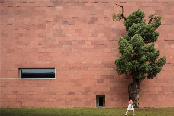 中国国际设计博物馆#(AlvaroSiza)#(CarlosCastanheiraArchitects)#(CCDI)#(MVRDV)#(滨水建筑设计)#(博览园设计)#(博物馆建筑设计)#(博物馆景观设计)#(博物馆展览)#(博物馆展示设计)#(东南大学建筑设计研究院)#(公共建筑设计案例)#(汉中汉文化博览园)#(红砖建筑设计)#(混凝土)#(建筑)#(历史文化博物馆)#(民俗博物馆)#(上海日清建筑设计有限公司)#(设计)#(同济大学建筑设计研究院集团有限公司)#(文化博物馆)#(文化建筑)#(文化建筑设计案例)#(文化中心)#(文化主题博物馆)#(文化综合体)#(乡村博物馆)#(乡村生态博物馆)#(小型博物馆)#(宣纸博物馆)#(游客中心)#(运河博物馆)#(展馆)#(展览馆)#(展览建筑设计)#(展示设计博物馆)#(展示设计人文)#(展厅)#(中国版画博物馆)#(中国建筑西南设计研究院有限公司)#(中建西南院)#(中森设计ZSA)#(朱锫建筑设计事务所)#(DnA_DesignandArchitecture)#(MAD建筑事务所)#(MUDA慕达建筑)#(ZahaHadidArchitects)#(版画)#(博无馆)#(博物馆)#(博物馆建筑)#(博物馆建筑设计案例)#(博物馆景观)#(博物馆设计)#(博物馆效果图)#(城市更新)#(地标建筑)#(东南大学建筑运算与应用研究所)#(覆土建筑)#(覆土建筑设计)#(工业博物馆)#(公共建筑)#(公共建筑设计)#(公共文化空间)#(国家博物馆)#(杭州)#(纪念建筑设计)#(建筑设计)#(接待中心)#(考古博物馆)#(科技博物馆)#(老旧建筑改造更新)#(清华大学建筑设计研究院)#(人文建筑)#(日兴设计)#(天友设计)#(同济设计TJAD)#(铜金属外立面建筑设计)#(铜金属外墙建筑设计案例)#(文化)#(文化建筑设计)#(文旅项目)#(小展馆)#(艺术)#(艺术馆)#(抑菌铜板)#(展览空间)#(展示空间)#(直向建筑)#(中国大运河博物馆)#(中国美术学院风景建筑设计研究总院有限公司)#(朱小地工作室)#(筑境设计)