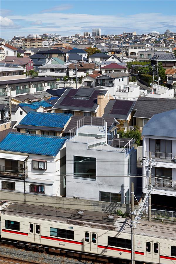 Goshikiyama住宅（折叠住宅）#(MDS)#(TomohiroHataArchitectandAssociates)#(别墅)#(島根県立古代出雲歴史博物館)#(公司总部建筑设计)#(混凝土建筑设计)#(建筑更新项目)#(建筑师)#(教育建筑设计)#(居住建筑设计)#(康养建筑设计)#(日本建筑)#(日本建筑设计)#(日本住宅)#(日本著名建筑师)#(日式别墅)#(日式风格别墅)#(日式风格建筑)#(日式建筑)#(日式设计)#(日式室内)#(日式外立面)#(日式住宅)#(香港科技大学建筑设计比赛评审委员会成员)#(养老院)#(FORMKouichiKimuraArchitects)#(fuseatelier)#(HearthArchitects)#(NaoshiKondostudio)#(STUDIOYY)#(白色建筑设计)#(办公建筑设计)#(办公空间)#(办公室)#(别墅设计)#(槙文彦)#(东京大学毕业)#(独栋建筑)#(独栋住宅设计)#(建筑)#(建筑改造项目)#(京都国立近代美術館Data)#(老年住宅设计)#(普利策克奖)#(日本别墅)#(日本建筑风格)#(日本建筑设计案例)#(日本幼儿园建筑设计)#(日式)#(日式风格)#(日式风格住宅)#(日式建筑设计)#(日式养老空间)#(日式住宅建筑设计)#(日式装修)#(畑友洋建筑设计事务所)#(养老建筑设计)#(医疗康养)#(灾后重建项目)#(展厅)#(中国建筑项目)#(住宅建筑设计)