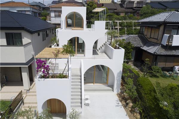 日本山坡几何空间住宅#(MDS)#(TomohiroHataArchitectandAssociates)#(别墅)#(島根県立古代出雲歴史博物館)#(公司总部建筑设计)#(混凝土建筑设计)#(建筑更新项目)#(建筑师)#(教育建筑设计)#(居住建筑设计)#(康养建筑设计)#(日本建筑)#(日本建筑设计)#(日本住宅)#(日本著名建筑师)#(日式别墅)#(日式风格别墅)#(日式风格建筑)#(日式建筑)#(日式设计)#(日式室内)#(日式外立面)#(日式住宅)#(香港科技大学建筑设计比赛评审委员会成员)#(养老院)#(FORMKouichiKimuraArchitects)#(fuseatelier)#(HearthArchitects)#(NaoshiKondostudio)#(STUDIOYY)#(白色建筑设计)#(办公建筑设计)#(办公空间)#(办公室)#(别墅设计)#(槙文彦)#(东京大学毕业)#(独栋建筑)#(独栋住宅设计)#(建筑)#(建筑改造项目)#(京都国立近代美術館Data)#(老年住宅设计)#(普利策克奖)#(日本别墅)#(日本建筑风格)#(日本建筑设计案例)#(日本幼儿园建筑设计)#(日式)#(日式风格)#(日式风格住宅)#(日式建筑设计)#(日式养老空间)#(日式住宅建筑设计)#(日式装修)#(畑友洋建筑设计事务所)#(养老建筑设计)#(医疗康养)#(灾后重建项目)#(展厅)#(中国建筑项目)#(住宅建筑设计)
