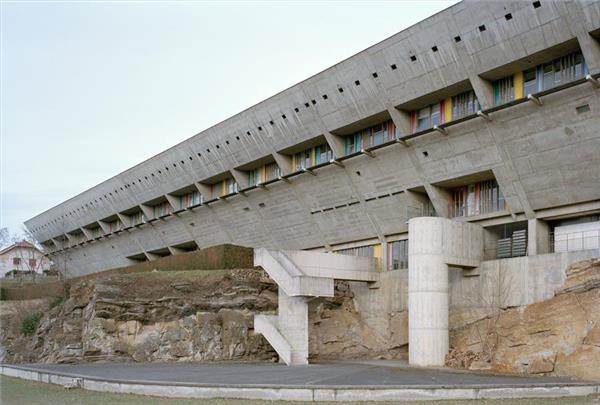 费尔米尼文化中心(Maison de la Culture de Firminy)#勒柯布西耶 #现代主义运动 #建筑大师作品 