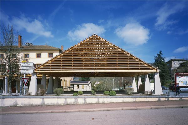 Lamure-sur-Azergues市场