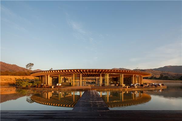 Valle San Nicolas俱乐部会所#(SeARCH)#(ShigeruBanArchitects)#(WoodMarsh)#(滨海建筑)#(城市更新)#(覆土建筑设计)#(公共建筑)#(会所建筑设计)#(会所室外)#(建筑设计)#(酒吧建筑设计案例)#(居住建筑设计案例)#(俱乐部)#(老旧建筑改造更新)#(露天剧场)#(旅馆)#(马术俱乐部)#(青少年赛艇培训和交流活动)#(商务会所)#(社区中心)#(私人会所建筑设计)#(体育建筑设计)#(体育建筑设计案例)#(现代会所)#(娱乐休闲)#(IDINArchitects)#(RockwellGroup)#(坂茂建筑事务所)#(滨水建筑设计)#(餐饮建筑设计案例)#(独栋住宅设计)#(独栋住宅设计案例)#(独立住宅设计案例)#(度假)#(度假屋)#(公共文化)#(公共休息)#(红砖建筑设计)#(湖边)#(湖滨)#(会所)#(会所建筑设计案例)#(会所景观)#(建筑)#(健身俱乐部)#(酒店)#(酒店建筑设计案例)#(俱乐部建筑设计)#(俱乐部建筑设计案例)#(临海建筑)#(亲水平台)#(山水秀建筑事务所)#(商业会所)#(商业建筑)#(商业建筑设计)#(商业建筑设计案例)#(商业设施)#(社区会所)#(社区建筑设计案例)#(社区俱乐部建筑设计案例)#(文化建筑)#(小型公共建筑设计案例)#(小型公建设计案例)#(小型青少年赛艇俱乐部)#(休闲娱乐)#(住宅建筑设计)#(住宅建筑设计案例)