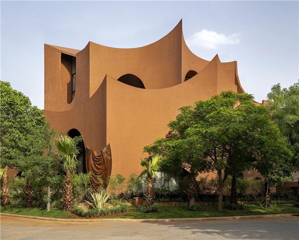 拱形的未来之家 Mirai House of Arches