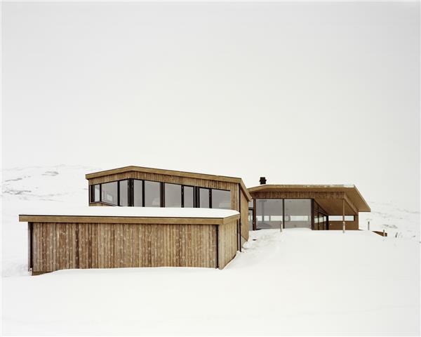 挪威L形雪地小屋_3769383