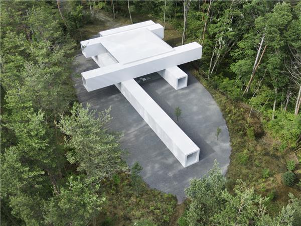 日本长野极简酒店 Culvert，预制混凝土隧道