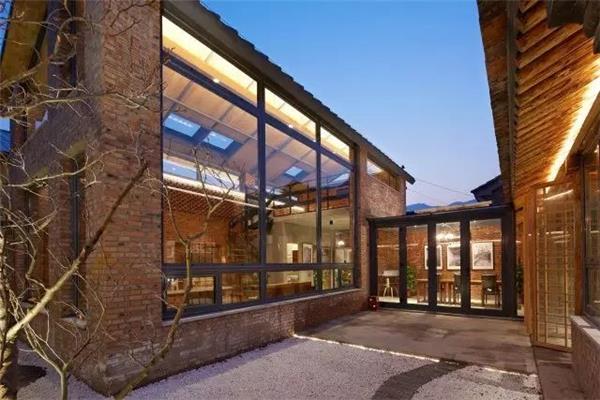 一座【后院】的建设自白#(BlUEArchitectureStudio)#(buntai本态建筑)#(CCDI卝智室内设计)#(MDO木君建筑设计)#(STWD十拓建筑)#(八达岭岔道村民宿改造设计二)#(白沙澳青年旅舍加建工程)#(仓库酒店)#(仓库酒店室内)#(厂房)#(厂房改造案例)#(成都1979厂房改造精品酒店)#(城市更新)#(传统村落保护与可持续发展)#(创意民宿)#(度假酒店设计)#(度假民宿)#(渡假酒店)#(废旧改造)#(废弃改造)#(服务性建筑设计)#(复古酒店)#(改造)#(工厂仓库)#(工业建筑改造效果图)#(工业用地改造)#(公共建筑设计)#(公共空间)#(公共文化空间)#(花海元素)#(获奖作品)#(集装箱)#(集装箱民宿)#(监狱改造)#(建筑改造更新)#(建筑改造设计)#(建筑更新)#(建筑设计)#(接待中心)#(酒店改造案例)#(酒店改造获奖)#(酒店建筑改造更新)#(酒店建筑立面设计)#(酒店民宿)#(酒店民宿建筑设计)#(旧房改造)#(旧工厂改造)#(居住建筑设计)#(具相设计)#(康养)#(康养文旅)#(客家文化主题酒店)#(矿坑改造)#(老厂区改造)#(老城区改造)#(老旧厂房改造更新)#(老旧改造)#(老旧建筑改造更新)#(老旧建筑改造设计)#(临水酒店)#(旅馆)#(旅舍)#(旅游)#(旅游民宿)#(美丽村庄建筑)#(美丽乡村)#(民居改造)#(民居改造案例)#(民宿)#(民宿灯光)#(民宿规划)#(民宿建筑)#(民宿建筑设计案例)#(民宿接待室)#(民宿酒店规划)#(民宿酒店建筑设计)#(民宿设计)#(民宿外立面)#(民宿外院设计)#(木头住宅)#(木屋)#(农村房屋改造案例)#(农村房子设计)#(农村改造)#(农村改造更新提升)#(农村建筑立面改造)#(欧式酒店中庭)#(平江野奢酒店)#(坡屋顶酒店设计案例)#(青年旅馆)#(青年旅舍)#(山地度假酒店)#(山地酒店)#(山地酒店建筑)#(山脚民宿)#(奢华酒店)#(四川)#(四合院)#(土房改造民宿)#(土坯房改造)#(土坯改造)#(土坯建筑)#(温泉设计)#(文旅项目)#(现代风格民宿)#(现代简约民宿)#(乡村保护)#(乡村改造)#(乡村建设)#(乡村旧建改造)#(乡村旅居)#(乡村民宿酒店)#(乡村振兴)#(乡村振兴房屋改造案例)#(小酒店建筑设计案例)#(小清新民宿)#(小溪家民宿改造)#(小型酒店)#(效果图)#(新农村)#(寻常设计事务所UsualStudio)#(严迅奇建筑师事务所)#(驿站案例)#(驿站设计)#(驿站设计案例)#(营地立面)#(中国高线公园)#(主题酒店)#(主题民宿)#(anySCALE任督设计)#(CCDI悉地国际卝智室内设计中心)#(DAGAArchitects大观建筑设计)#(KAI建筑工作室)#(REDeArchitects)#(StudioPuistoArchitects)#(WEI建筑事务所)#(八荒设计)#(北极树屋酒店扩建)#(北京后院民宿)#(本司胡同75号)#(采石场改造)#(仓库改造)#(厂房翻新)#(厂房改造)#(成都1979)#(城市旧建改造)#(传统建筑改造)#(传统民居创新设计案例)#(传统民居改造设计)#(传统民居改造设计案例)#(度假酒店)#(多向界建筑设计)#(方石建筑)#(房屋改造案例)#(废弃高架改造)#(凤凰措)#(复古风酒店)#(改造项目)#(工业建筑)#(工业建筑改造)#(工业建筑更新)#(工业设施改造)#(工作室)#(公共基础设施)#(功能置换)#(观筑设计)#(虹越)#(虹越花卉小镇民宿改造设计)#(花元素)#(会所民宿)#(建筑)#(建筑改造)#(建筑改造案列)#(建筑改造文本)#(建筑景观一体化设计)#(建筑设计改造)#(江南民宿)#(景会设计)#(酒店)#(酒店改造)#(酒店改造获奖作品)#(酒店建筑)#(酒店建筑设计)#(酒店设计)#(旧厂房改造)#(旧建改造)#(旧建筑改造)#(旧建筑改造与利用)#(康养度假)#(客栈)#(空间改造)#(空崆建筑)#(老城改造)#(老城景观)#(老房改造)#(老建筑改造)#(老旧建筑改造)#(老旧建筑改造案例)#(老旧建筑改造更新保护)#(老旧建筑改造项目)#(老旧建筑更新)#(老旧建筑外立面改造)#(历史街区保护)#(林间酒店)#(临水建筑)#(鳞见设计工作室)#(刘宇扬建筑事务所)#(露天浴场)#(吕晓辉)#(旅馆设计)#(民宿度假)#(民宿分析)#(民宿改造)#(民宿改造案例)#(民宿建筑设计)#(民宿酒店设计)#(民宿客栈)#(民宿庭院设计)#(民宿夜景)#(民宿院子)#(末广建筑)#(农村建筑改造)#(农村建筑设计)#(农家乐建筑)#(农宅)#(欧式酒店)#(欧式酒店室内)#(青年旅社)#(森上设计)#(山地)#(山地建筑)#(山地建筑设计)#(山地旅馆)#(山地民宿)#(山地民宿建筑)#(山景民宿)#(山区度假酒店)#(商业建筑)#(商业建筑立面改造设计)#(商业建筑设计)#(商业设施)#(商业庭院)#(商业综合体建筑设计)#(生态园度假村)#(水平线空间设计)#(特色民宿)#(同济原作设计工作室)#(土房民宿)#(土坯)#(土坯建筑改造)#(现代中式民宿)#(乡村房屋立面)#(乡村改造房屋案例)#(乡村规划)#(乡村建筑)#(乡村建筑设计)#(乡村旅游酒店)#(乡村民宿)#(乡村小筑)#(乡村振兴房屋案例)#(项目改造)#(小旅馆设计)#(小型旅馆)#(小型驿站)#(休闲餐饮)#(寻常设计)#(养生度假)#(一体化设计)#(营地)#(营地平面)#(云朵酒店改造项目)#(震后重建)#(住宿)#(住宅建筑设计)