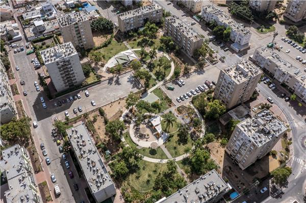 以色列塔沃尔公园：从独立的社区庭院到社区花园 / BO Landscape Architecture