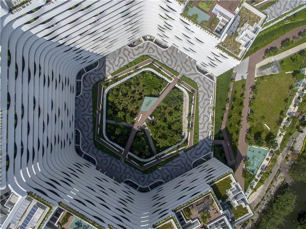 新加坡榜鹅水道落台式住宅景观设计 / ICN Design International