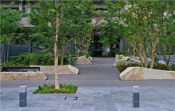 Meguro露台花园，当代隐居-于闹市中享受自然生机 / OHTORI CONSULTANTS#居住区景观设计 #居住区庭院景观设计 #OHTORICONSULTANTS 