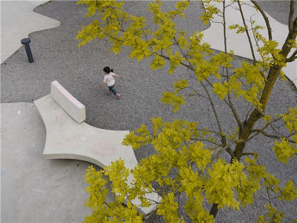 瑞士苏黎世卡岑巴赫新住宅庭院 / Studio Vulkan_3787672