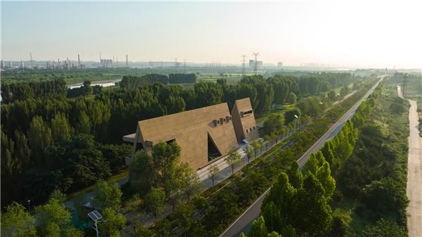 陕西渭河观景台  / PLAT ASIA#(BureauA4)#(CastlefieldViaduct)#(Escadinhas步道)#(ExternalReference)#(PLATASIA)#(滨海建筑设计)#(玻璃观景台)#(步道)#(大米)#(大米造型)#(防腐木地板)#(高架改造)#(公共空间改造)#(观景)#(观景步道)#(观景构筑物)#(观赏平台)#(景观建筑)#(景观建筑设计)#(景观塔)#(景观台)#(景观走廊)#(咖啡厅)#(瞭望塔)#(旅游设施)#(木地板)#(南大建筑钟华颖工作室)#(农业景观塔)#(气膜结构)#(山地建筑设计)#(室外木铺装)#(塔楼)#(塔式建筑设计)#(台阶改造)#(挑台)#(休息台)#(游客接待中心)#(游览路线)#(自行车道)#(EscadinhasFootpaths)#(别墅)#(滨水构筑物)#(城市更新)#(地标性建筑)#(防腐木)#(高架公园)#(高架桥)#(高线公园)#(公共建筑设计)#(公共空间)#(公共停留空间)#(公园)#(观光塔)#(观景场所)#(观景平台)#(观景塔)#(观景台)#(观景装置)#(交通基础设施)#(景观小品)#(咖啡馆)#(卡斯尔菲尔德高架公园)#(卡斯尔菲尔德高架桥)#(看台)#(暸望塔)#(瞭望台)#(旅游基础设施)#(膜结构)#(膜气枕系统)#(莫比乌斯环)#(木铺装)#(气膜)#(人行步道)#(水上观景台)#(眺望台)#(小建筑)#(游客服务中心)