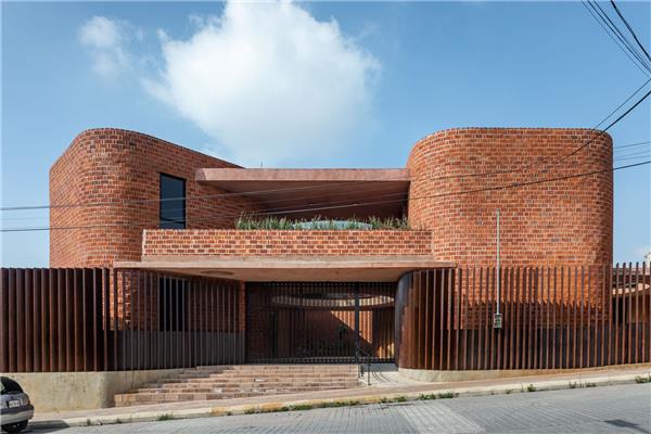 无直角幼儿园 / Taller de Arquitectura Miguel Montor