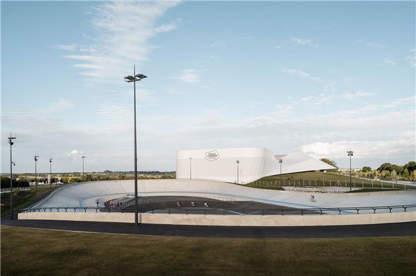 Espace Mayenne体育娱乐中心 / Herault Arnod Architectures_3796411