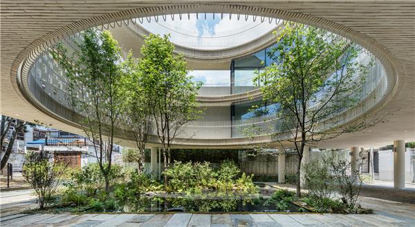 Brickwell 多用途大厦 / Society of Architecture#(Ateliers234)#(LandscapeCollaboration)#(MAT超级建筑事务所)#(MSLA)#(RuangNyaman)#(Studioninedots)#(SWAGroup)#(办公景观设计)#(办公空间设计)#(办公楼景观设计)#(办公楼设计)#(办公区中庭景观设计)#(办公设施)#(办公庭院景观设计)#(办公园区景观设计)#(城市更新)#(城市绿化)#(大师)#(大师作品)#(多功能建筑设计)#(工业公园景观设计)#(公共空间)#(公共绿地设计)#(共享办公空间)#(共享会客厅)#(广场)#(花园景观设计)#(混合用途建筑)#(金石景观)#(老旧建筑改造更新)#(美国SWA景观设计公司)#(門口建筑工作室)#(商业办公)#(文创园)#(尤境设计)#(源点设计)#(展览中心)#(MalinowskiDesignUrbanLandscape)#(MASAAKIHISATAKEArchitectsInc)#(Snohetta)#(SocietyofArchitecture)#(UAO瑞拓设计)#(办公建筑设计)#(办公景观)#(办公景观设计案例)#(办公空间)#(办公空间改造)#(办公空间改造提升)#(办公空间景观设计)#(办公区花园景观设计)#(办公区景观设计)#(办公区庭院景观设计)#(彼得沃克)#(城市广场)#(大邱文化中心)#(德国建筑)#(德国景观)#(工业景观改造)#(公共花园设计)#(公共绿化)#(公共展厅)#(久武正明建築設計事務所)#(酒店建筑设计)#(民宿建筑设计)#(农场改造)#(七月合作社)#(企业集团总部大楼)#(企业园区景观设计)#(商业办公楼设计)#(商业建筑设计)#(索尼中心)#(文化创意园区)#(文化建筑)#(文化中心)#(写字楼景观设计案例)